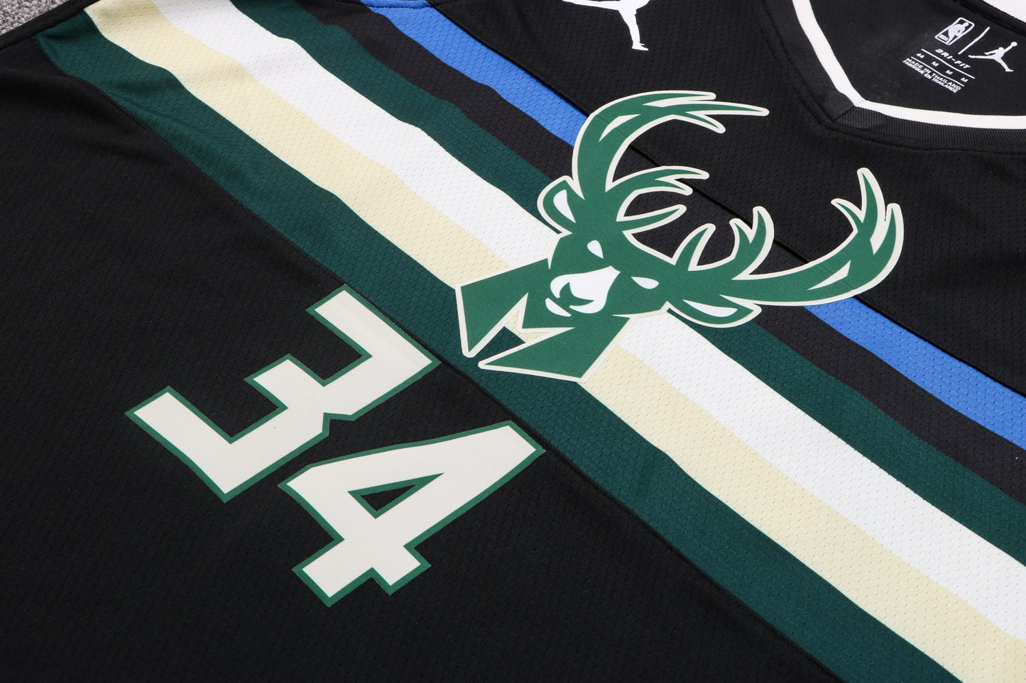 BUCKS SHIRT ANTETOKOUMPO