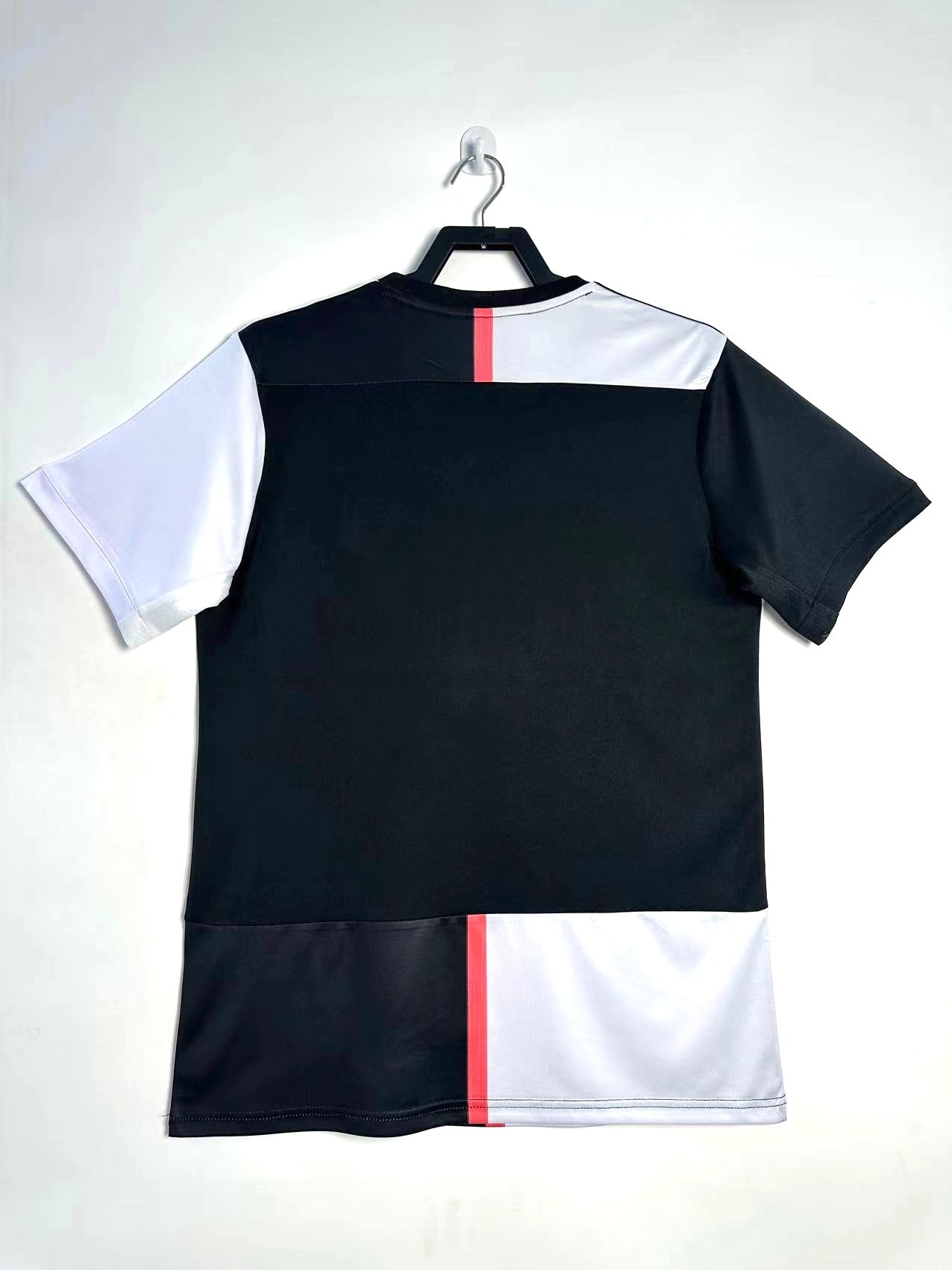 Juventus 19/20 home shirt