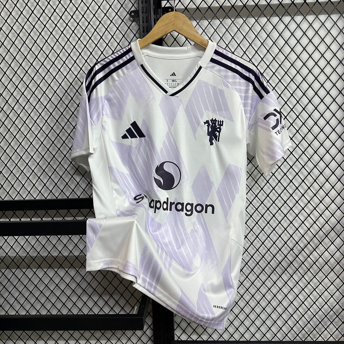 Manchester united 25/26 away shirt