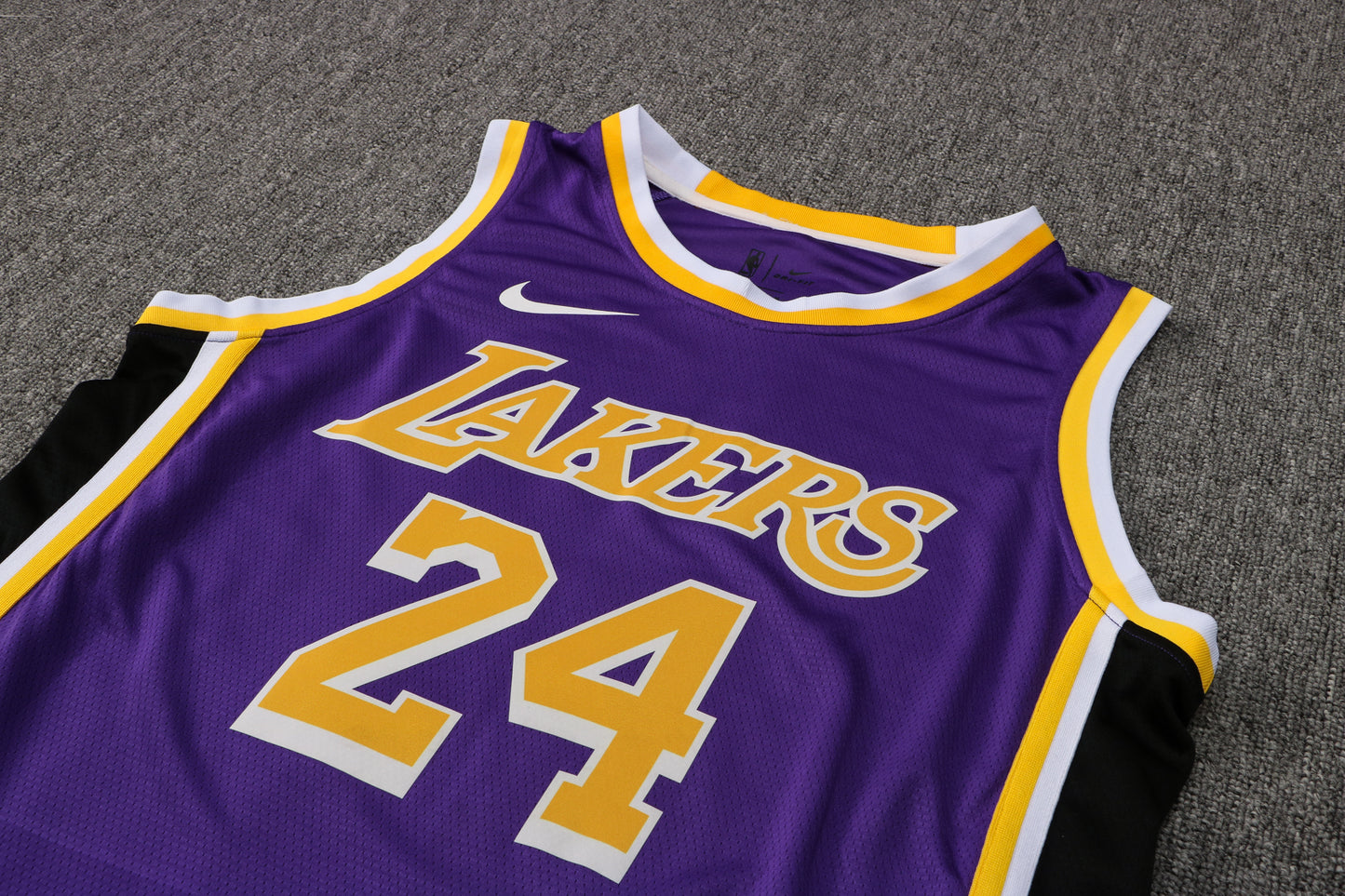 LAKERS SHIRT BRYANT