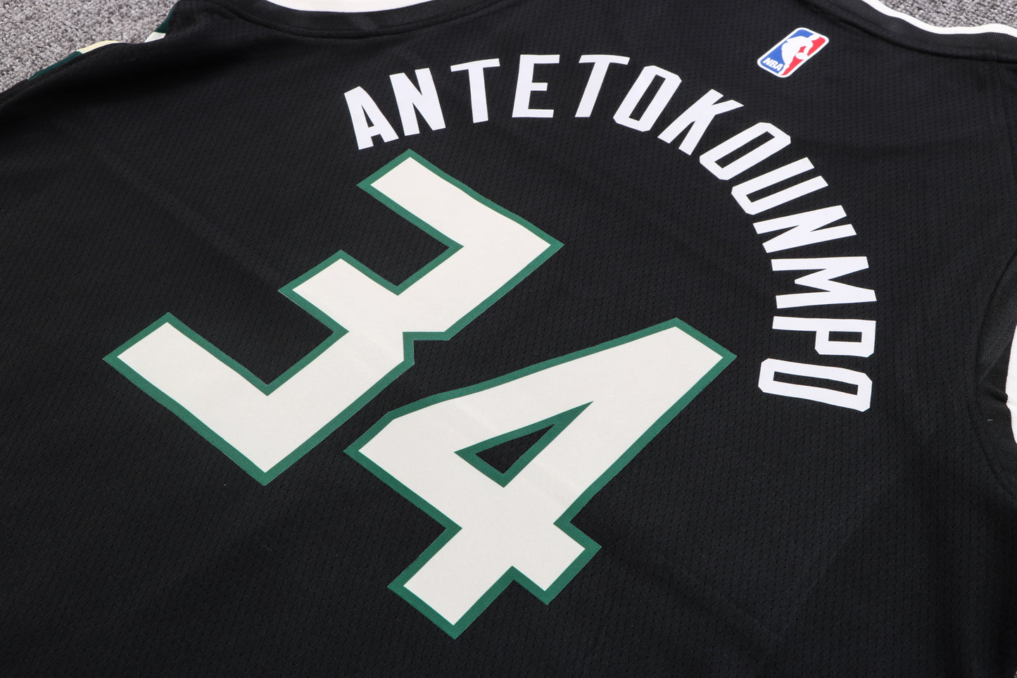 BUCKS SHIRT ANTETOKOUMPO