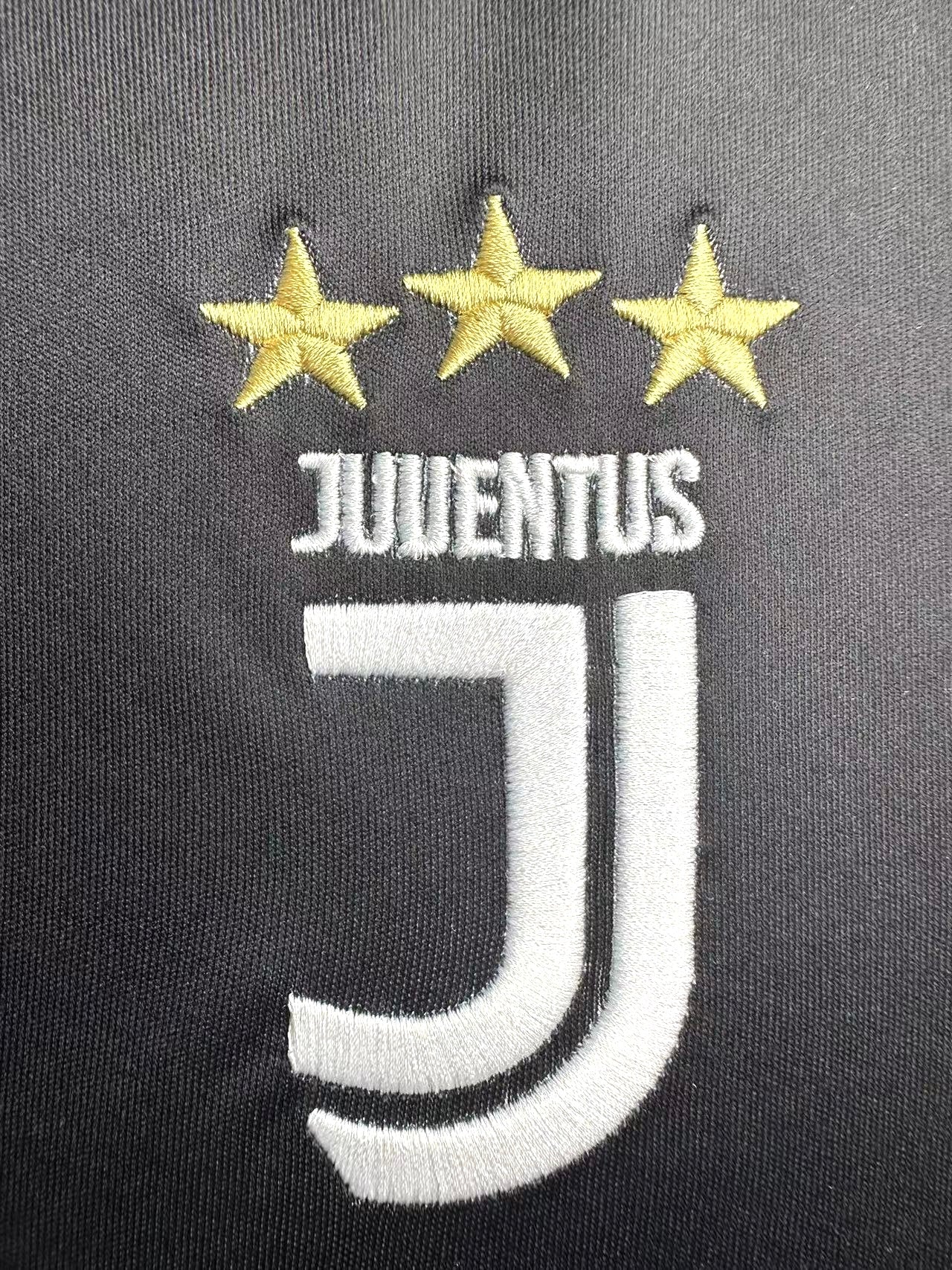 Juventus 19/20 home shirt