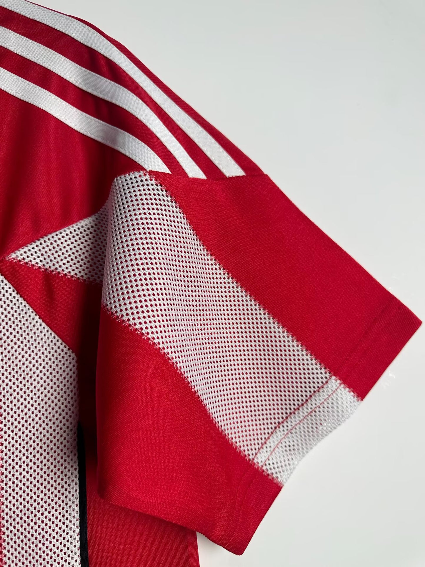 BAYERN MUNICH 10/11 home shirt