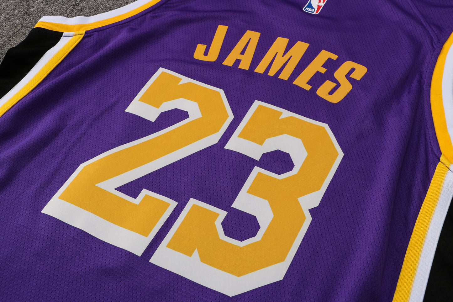 LAKERS SHIRT JAMES