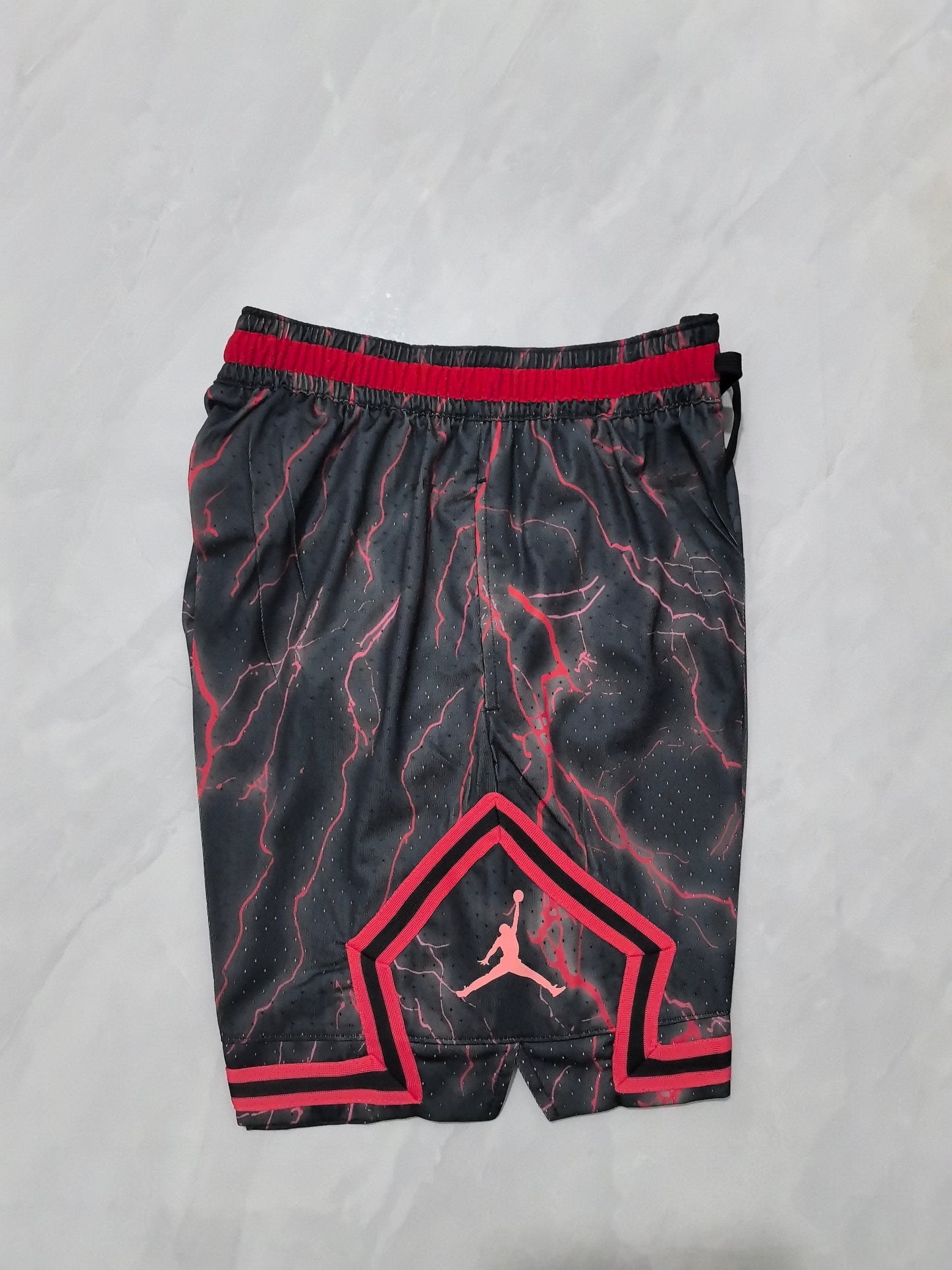 Jordan short black n red