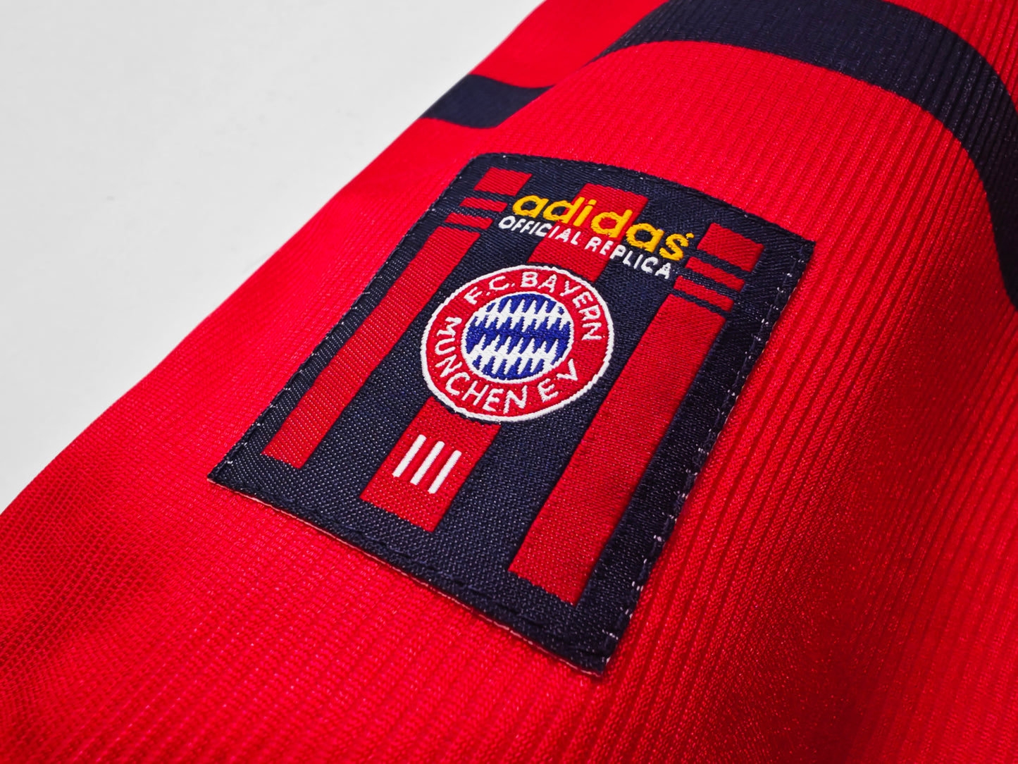 BAYERN MUNICH 1998/00 away shirt