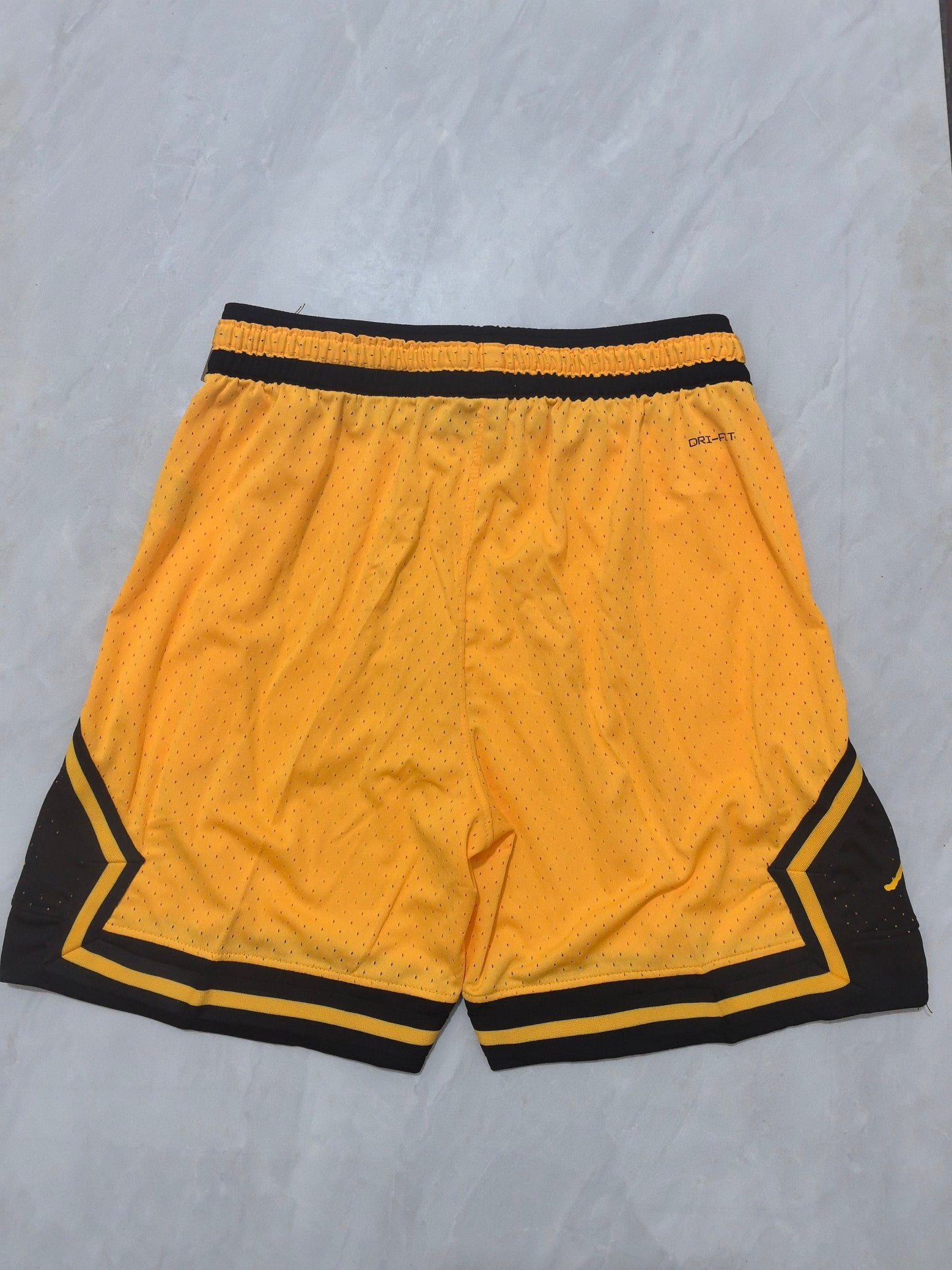 Jordan short orange