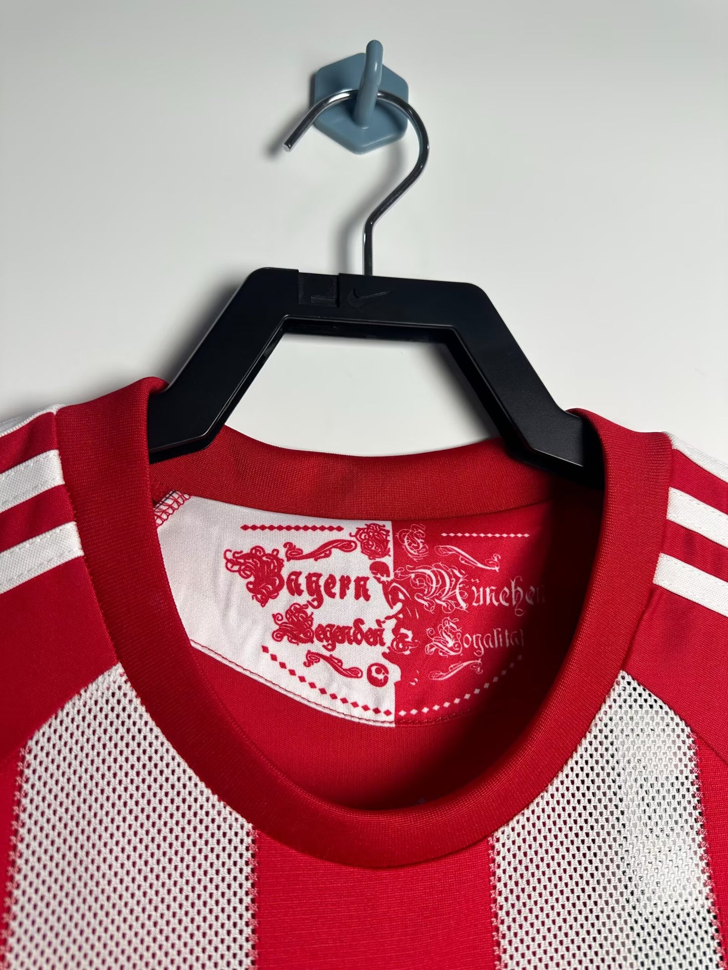 BAYERN MUNICH 10/11 home shirt