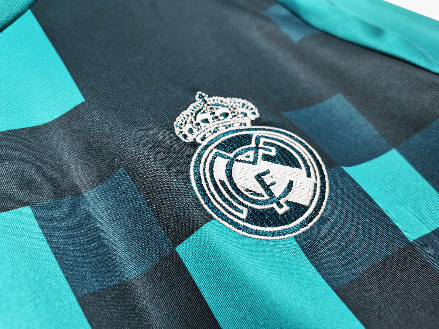 Real Madrid 17/18 away shirt long sleeve