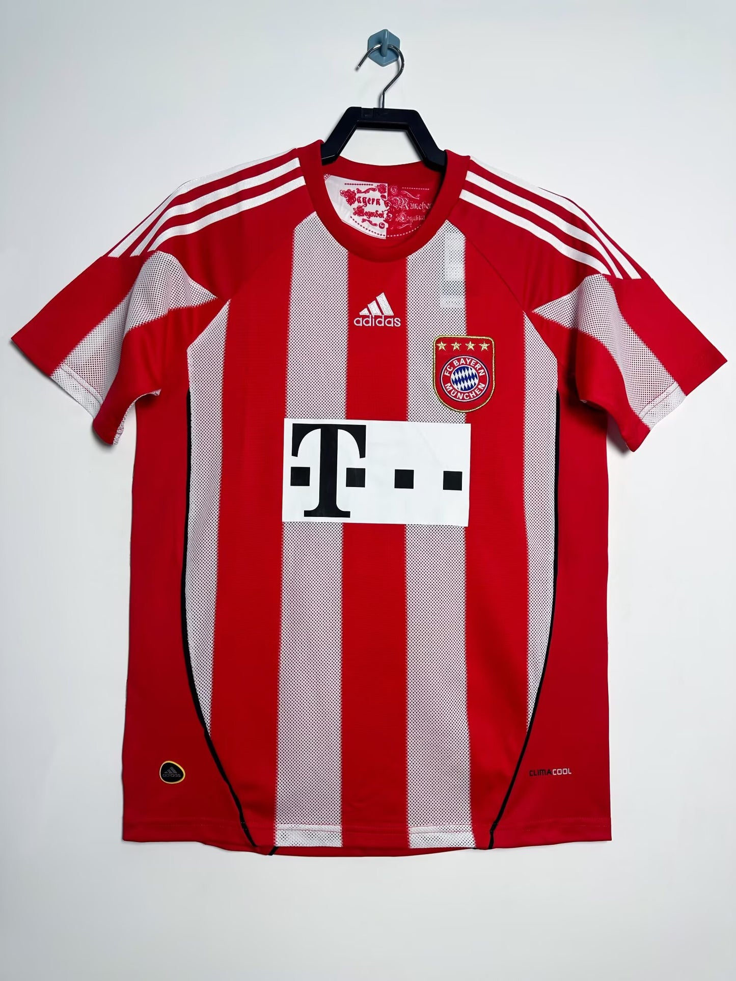 BAYERN MUNICH 10/11 home shirt