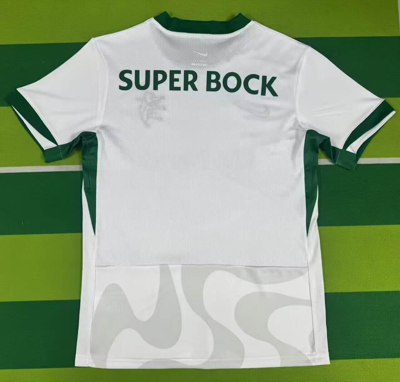 Sporting Lisbon 25/26 away shirt