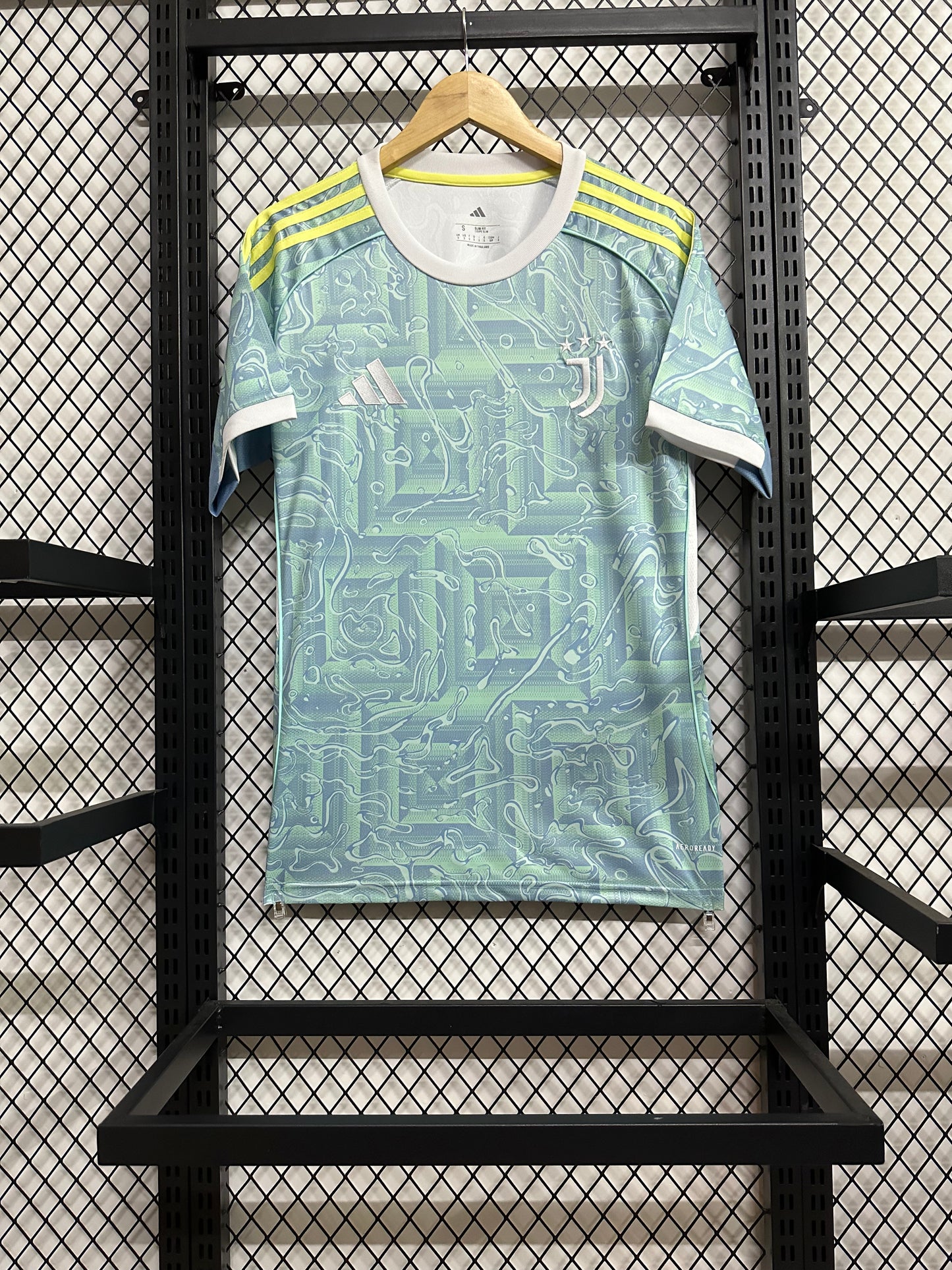 Juventus 25/26 away kit