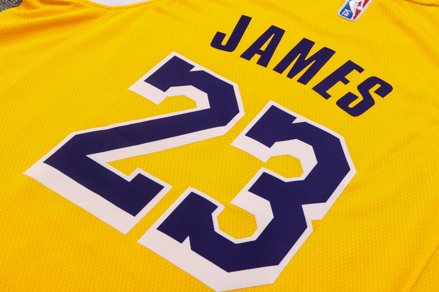 LAKERS SHIRT JAMES