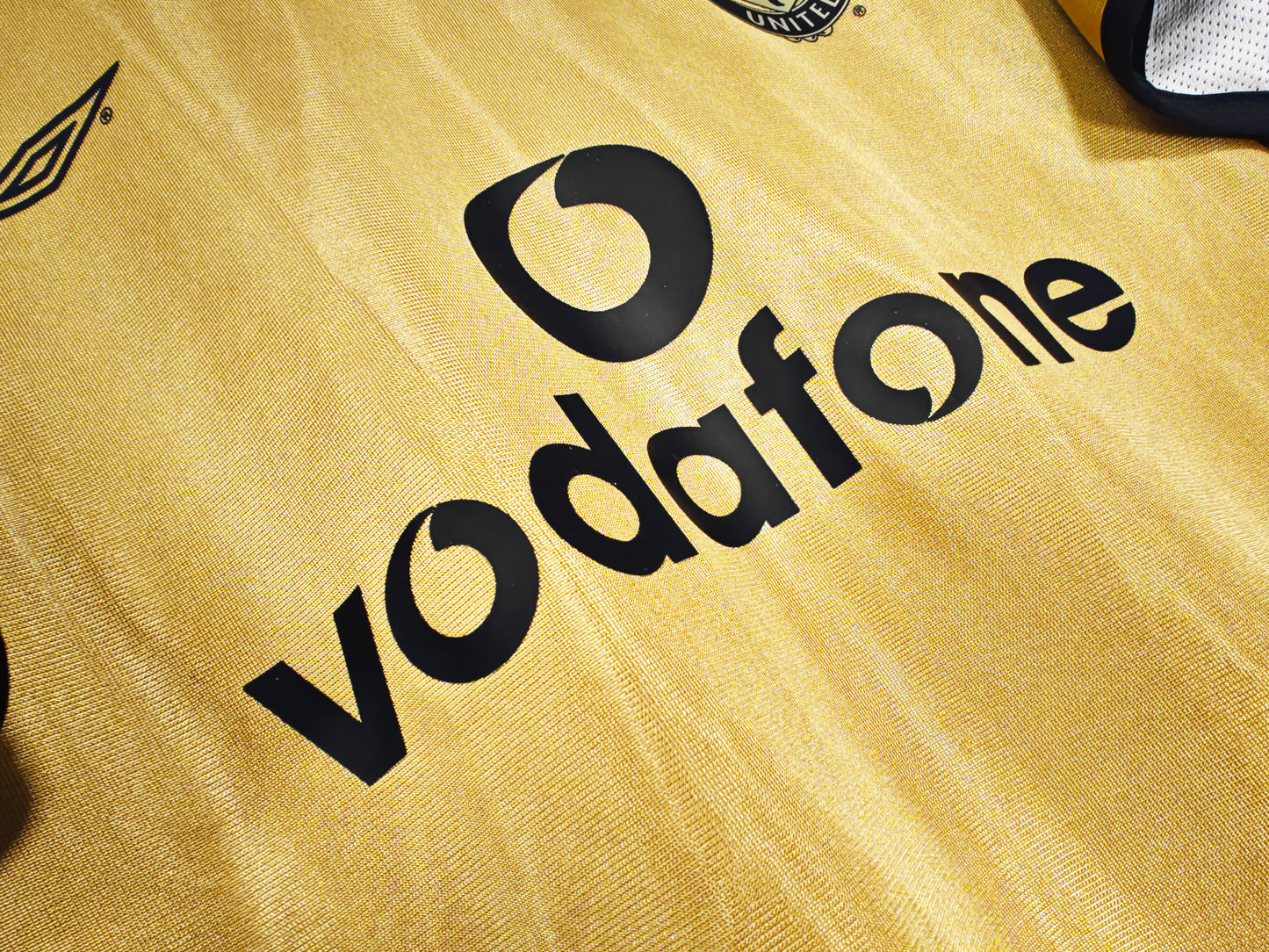 Manchester United 01/02 away shirt