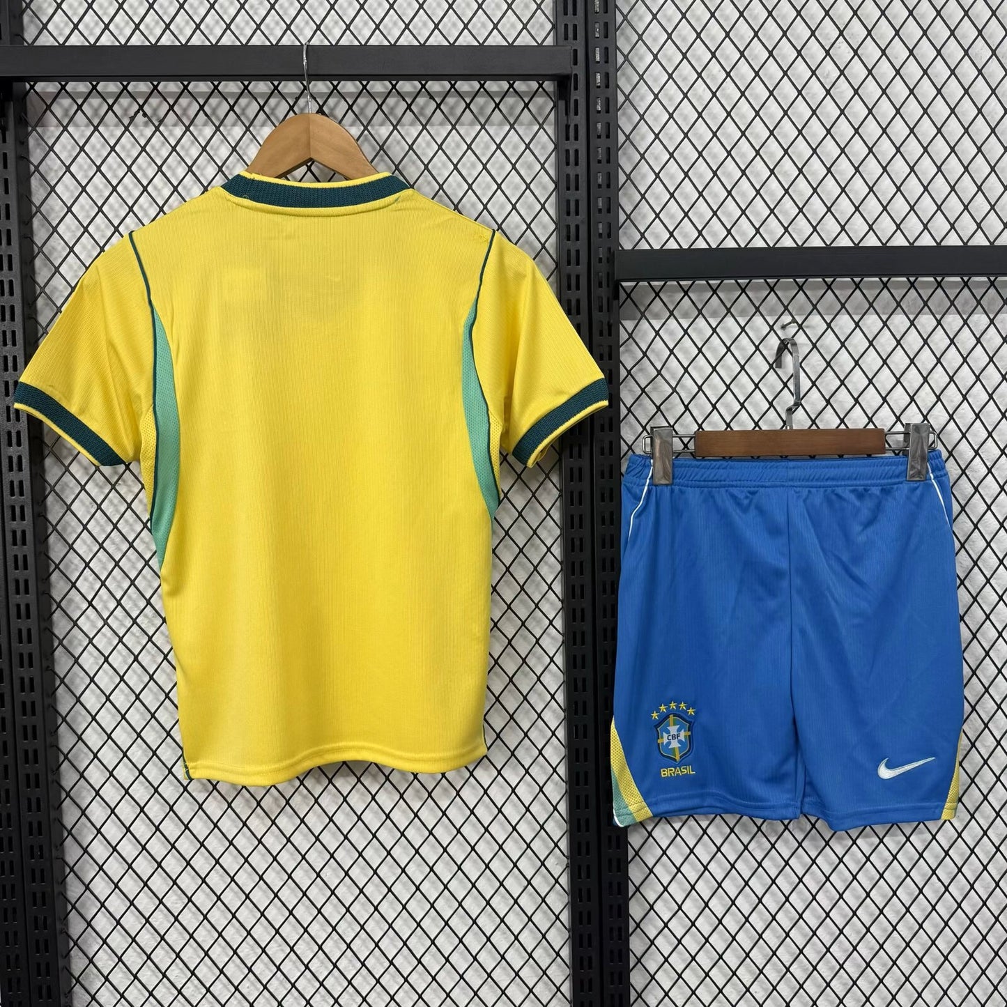 Brazil kids home shirt 26/27