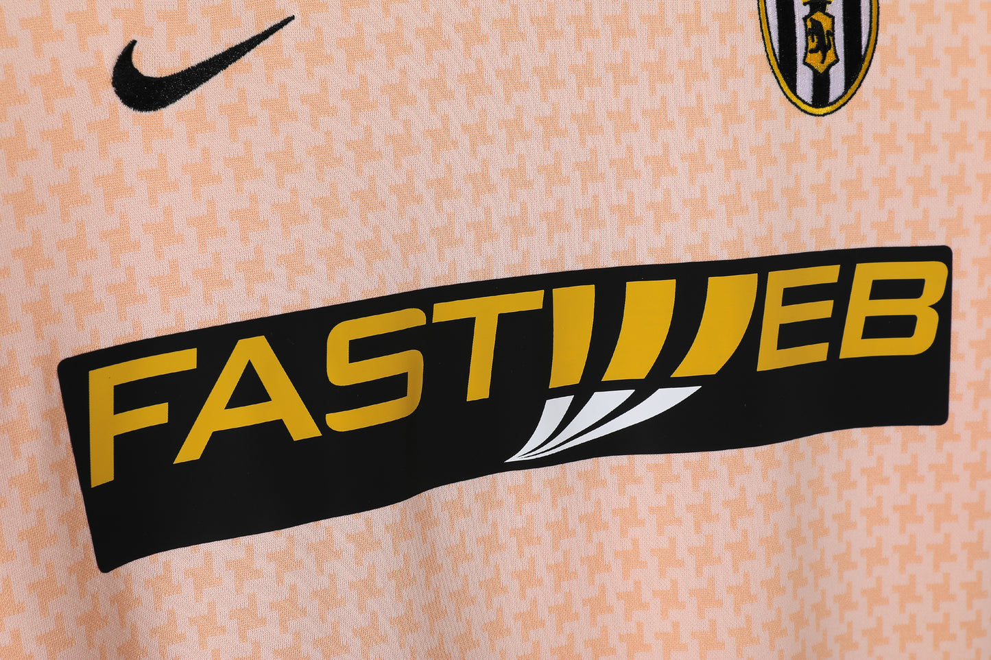 Juventus 03/04 away shirt
