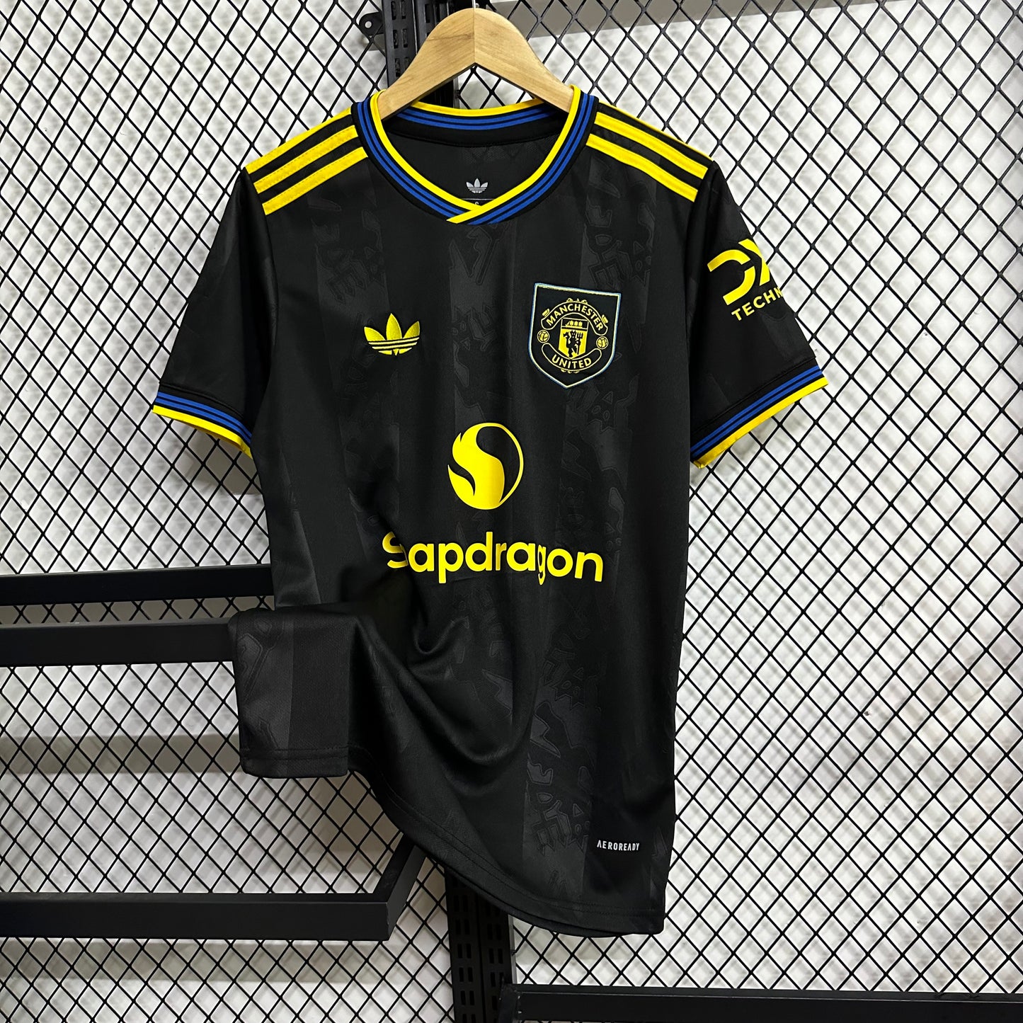 Manchester united 25/26 third shirt