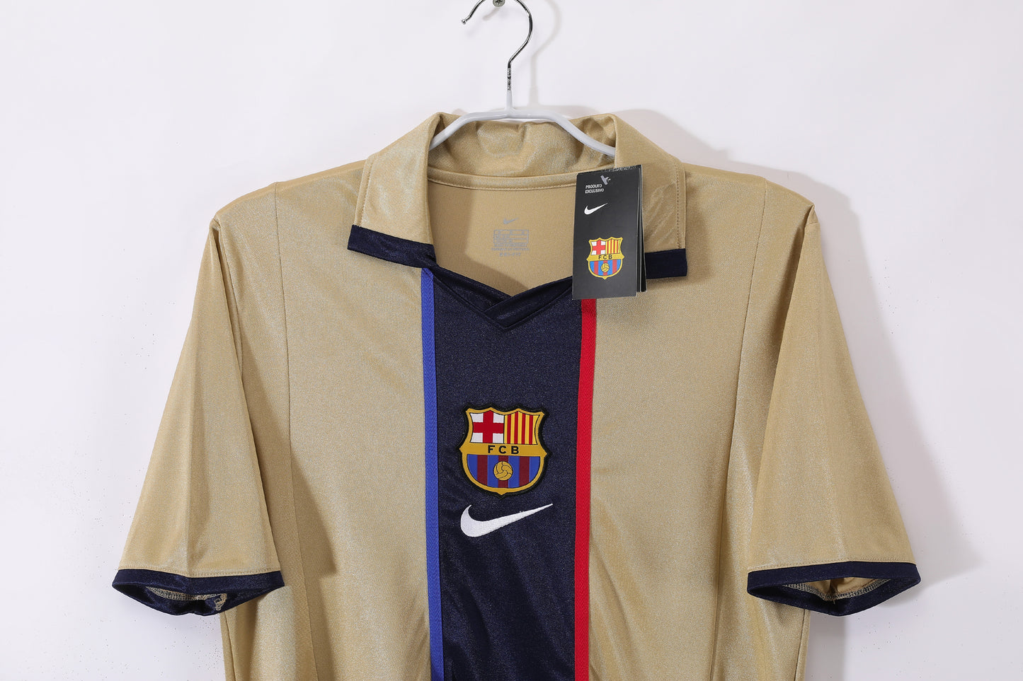 Barcelona 01/02 away shirt