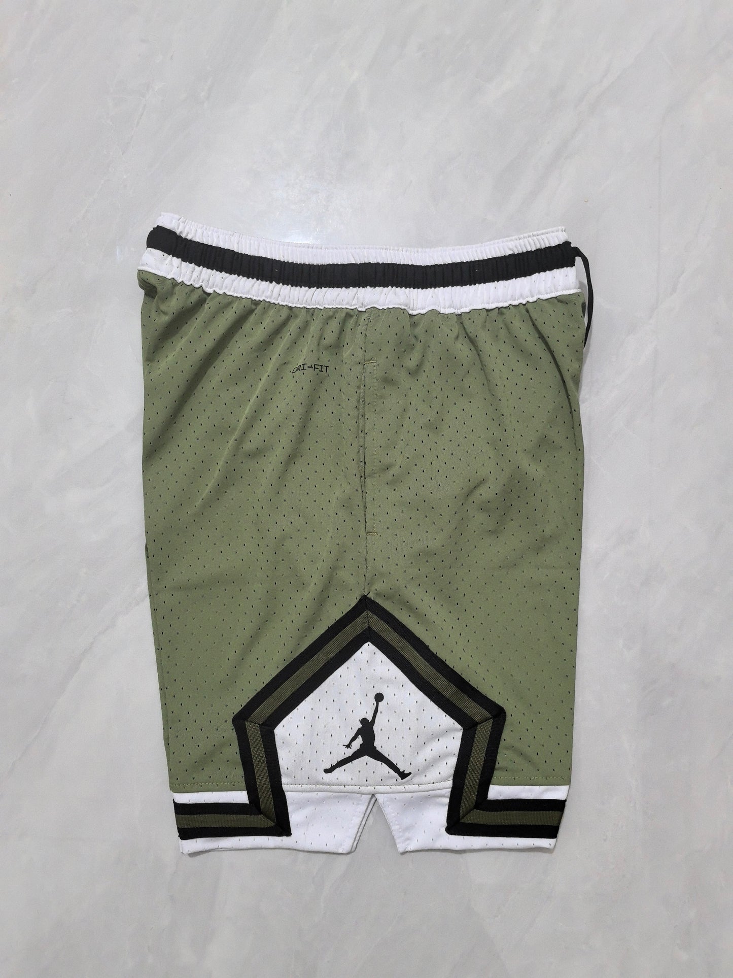 Jordan short military green