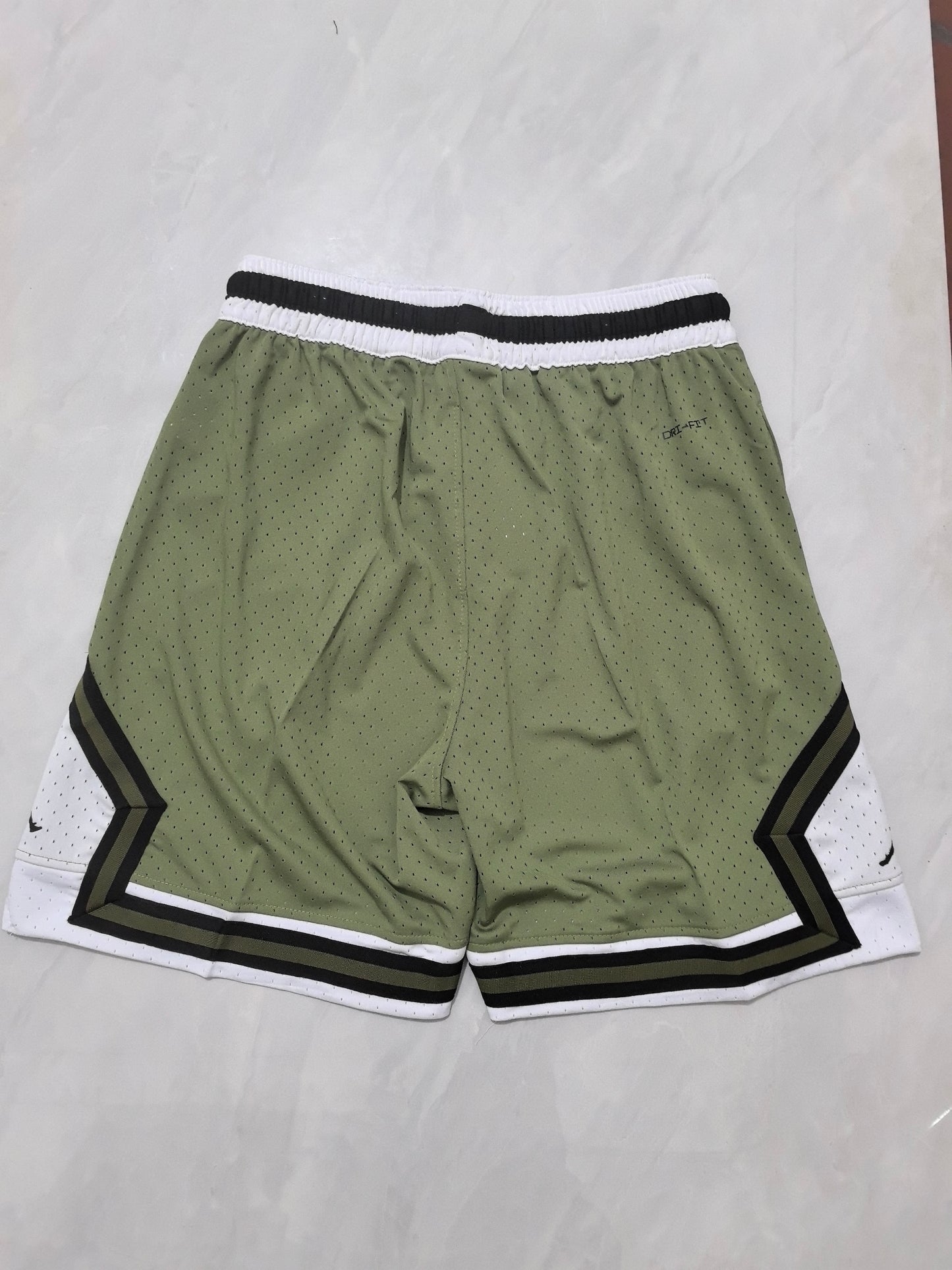 Jordan short military green