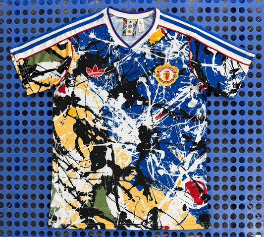 Manchester united training shirt 25/26