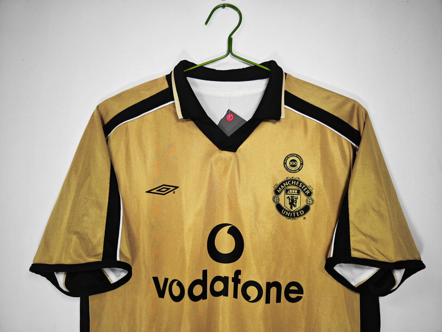 Manchester United 01/02 away shirt