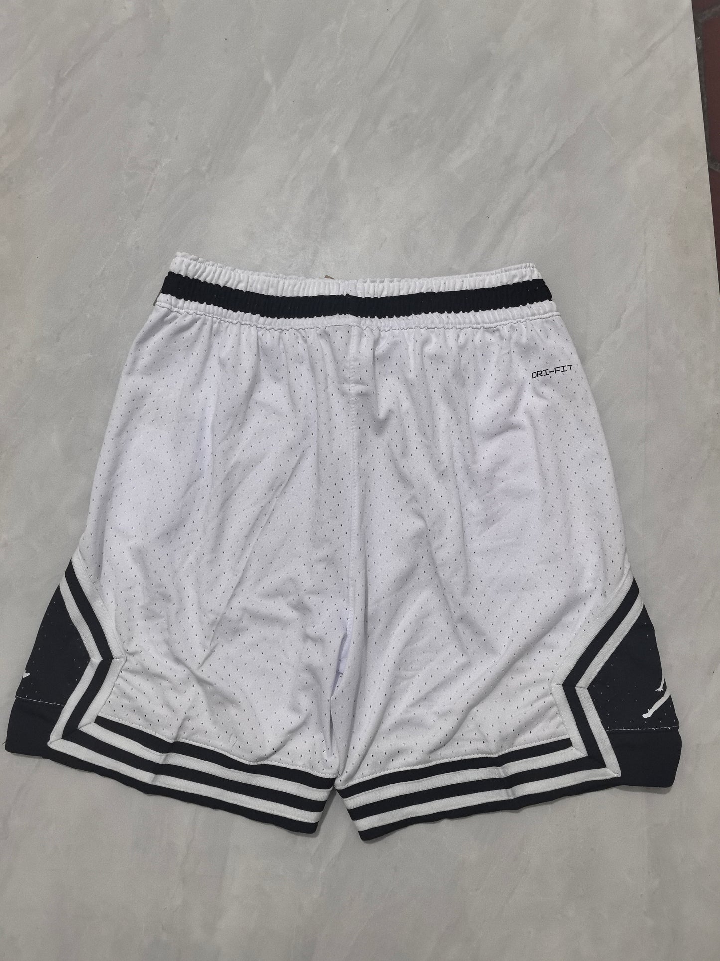Jordan short white