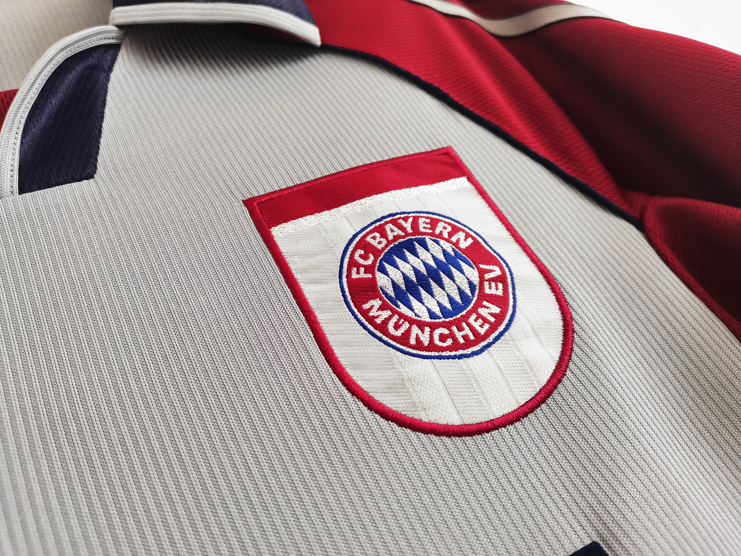 BAYERN MUNICH 98/99 away shirt