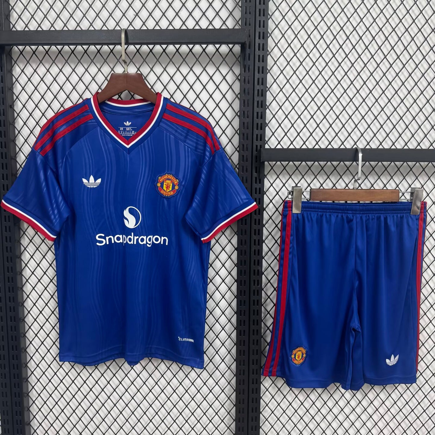 Manchester United kids away shirt 26/27