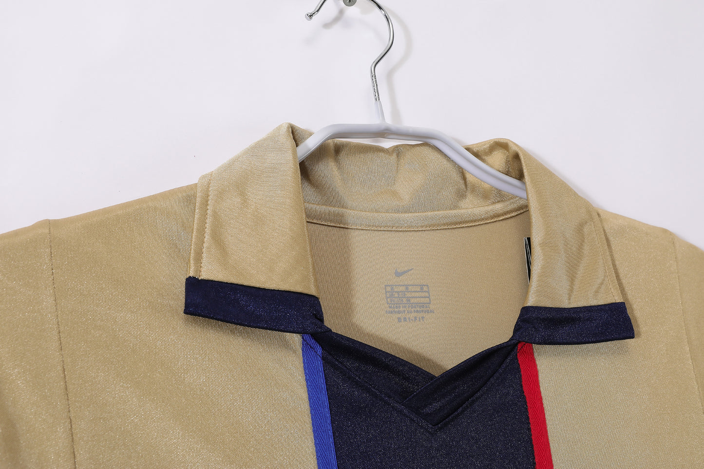 Barcelona 01/02 away shirt