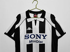 Juventus 97/98 retro shirt