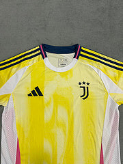 Juventus 24/25 away kit