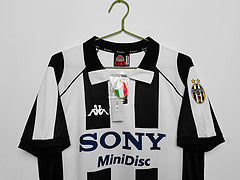 Juventus 97/98 retro shirt